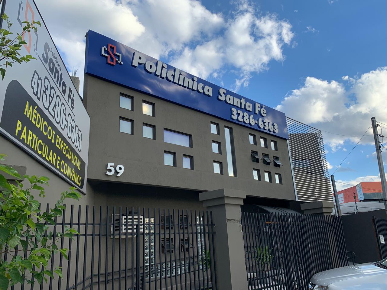 Fachada da Policlínica Santa Fé, na Rua Italino Peruffo, 59, Boqueirão